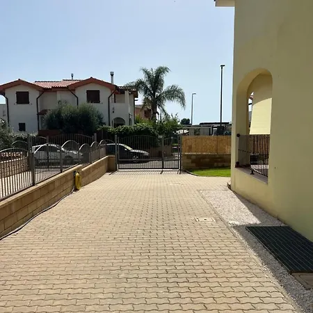Casa Grecale Feriehus Girasole